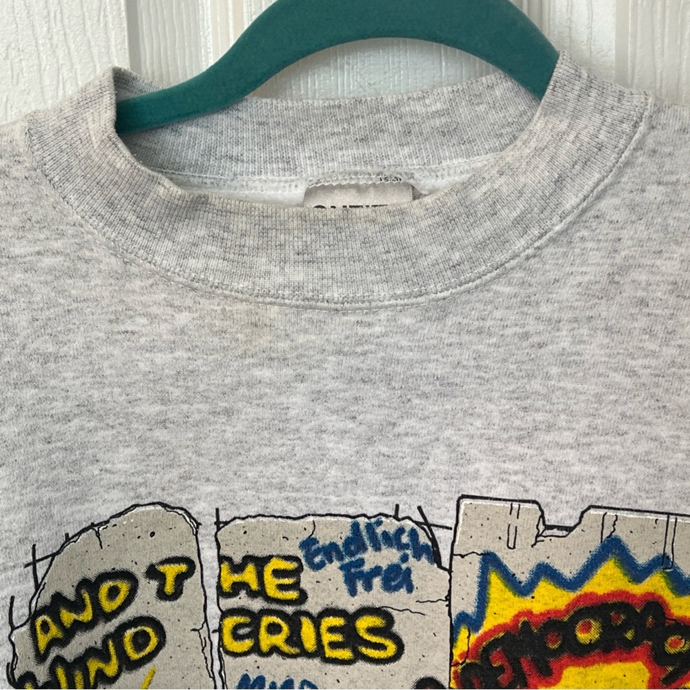 Vtg Oneita Berlin Wall Sweatshirt Sz M (38-40) Unisex Gray w colorful graphic - Picture 8 of 8